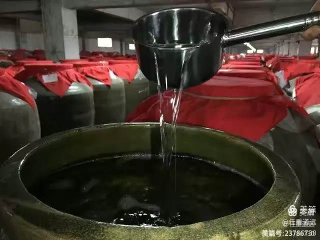 誰(shuí)說(shuō)四月芳菲盡？茅臺(tái)鎮(zhèn)京華酒莊四輪次醬酒正飄香